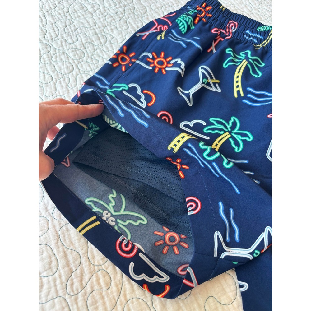 Chubbies Mens The Neon Lights 5.5 Inseam Swim Trunks Navy Blue Size Medium - Picture 4 of 6